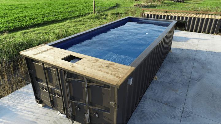 Piscine conteneur 6 mètres avec terrasse en cèdre