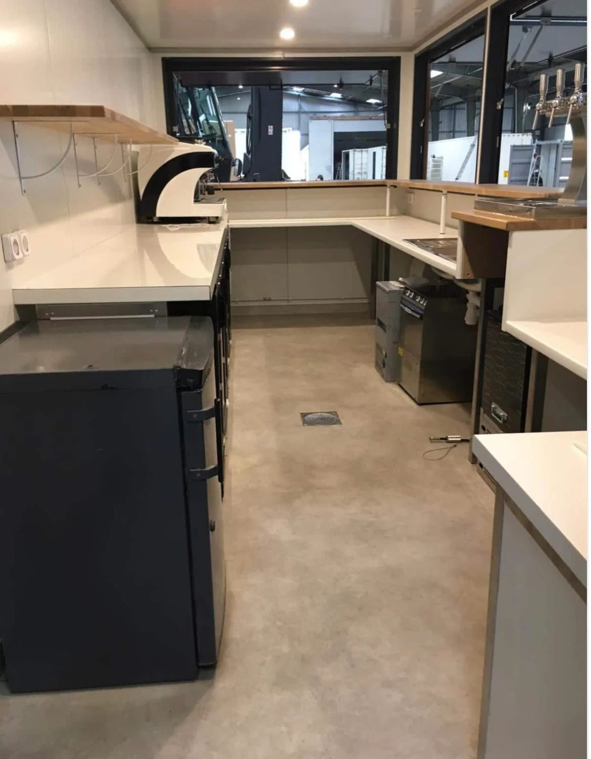 Bar-conteneur de 6 mètres – Cuisine mobile professionnelle clé en main Ma boutique